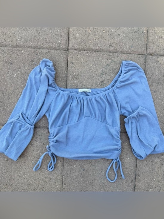 Active USA Tops - Cute blue tie up long sleeve crop top